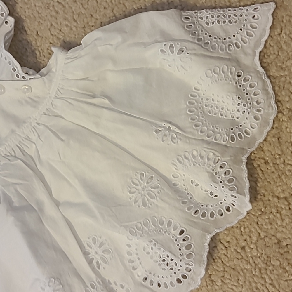 Baby Gap Eyelet Top - Picture 2 of 5